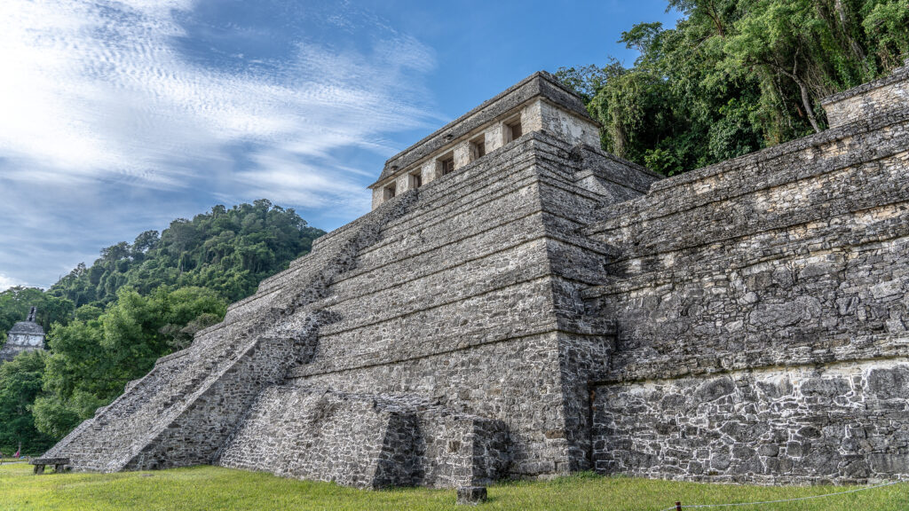 🏛️ Un paseo por la historia: Los sitios arqueológicos más impresionantes de México. 🌄